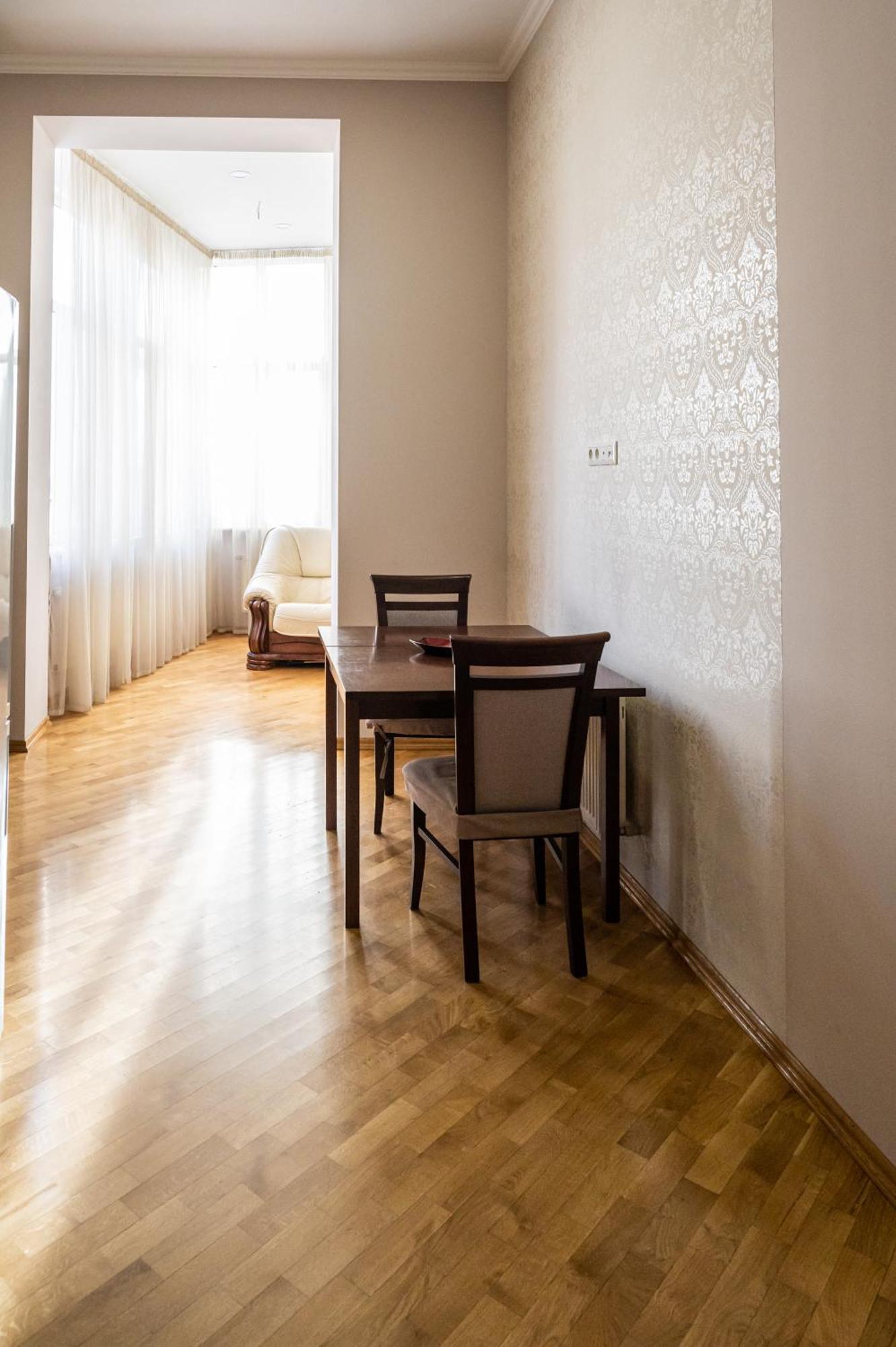 Мансарда & Апартаменти В Центрі Ivano-Frankivsk Buitenkant foto